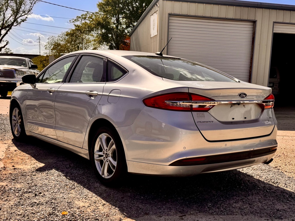 Photo 7 of this FORD FUSION
