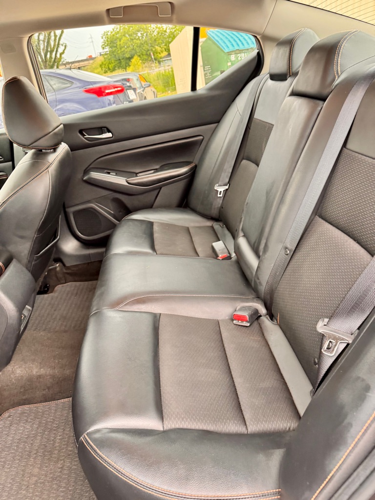Photo 10 of this NISSAN ALTIMA