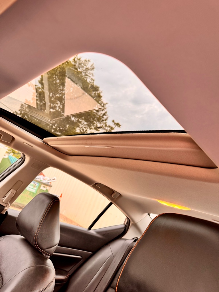 Photo 9 of this NISSAN ALTIMA