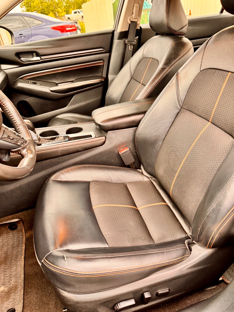 Photo 8 of this NISSAN ALTIMA