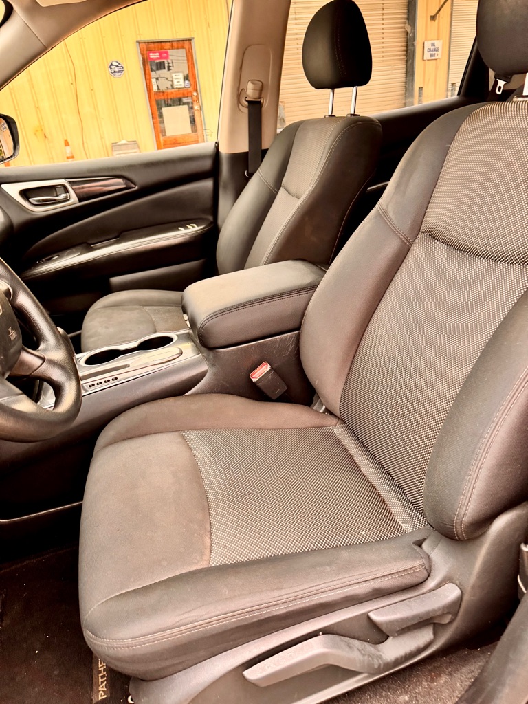 Photo 6 of this NISSAN PATHFINDER