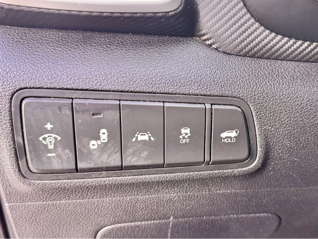 Photo 10 of this HYUNDAI TUCSON