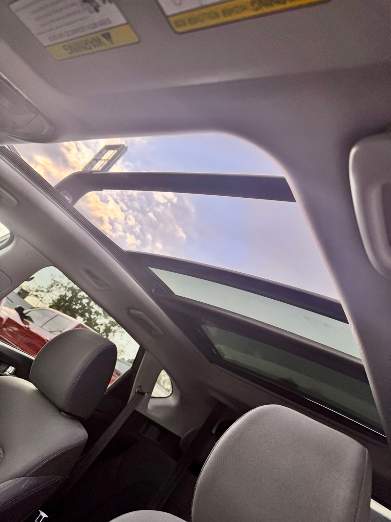 Photo 12 of this HYUNDAI TUCSON