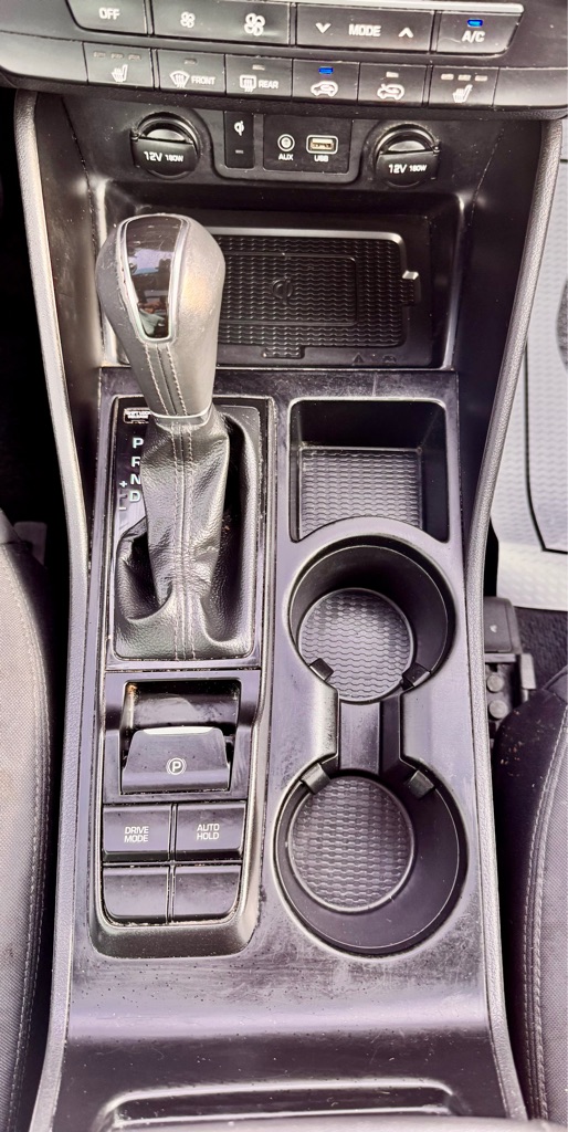 Photo 14 of this HYUNDAI TUCSON