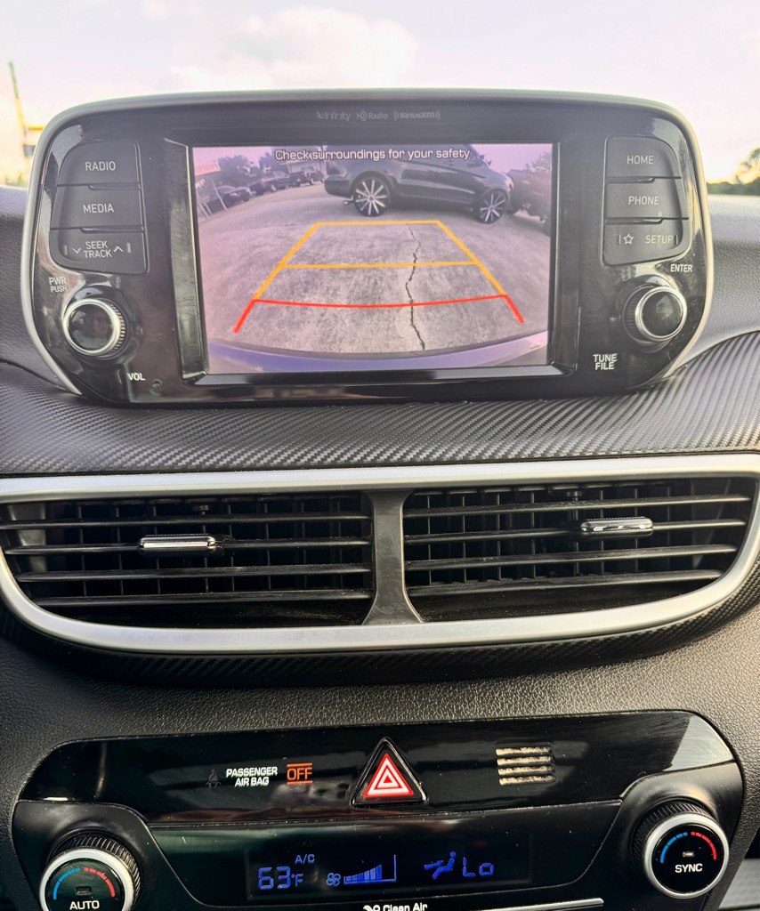 Photo 15 of this HYUNDAI TUCSON