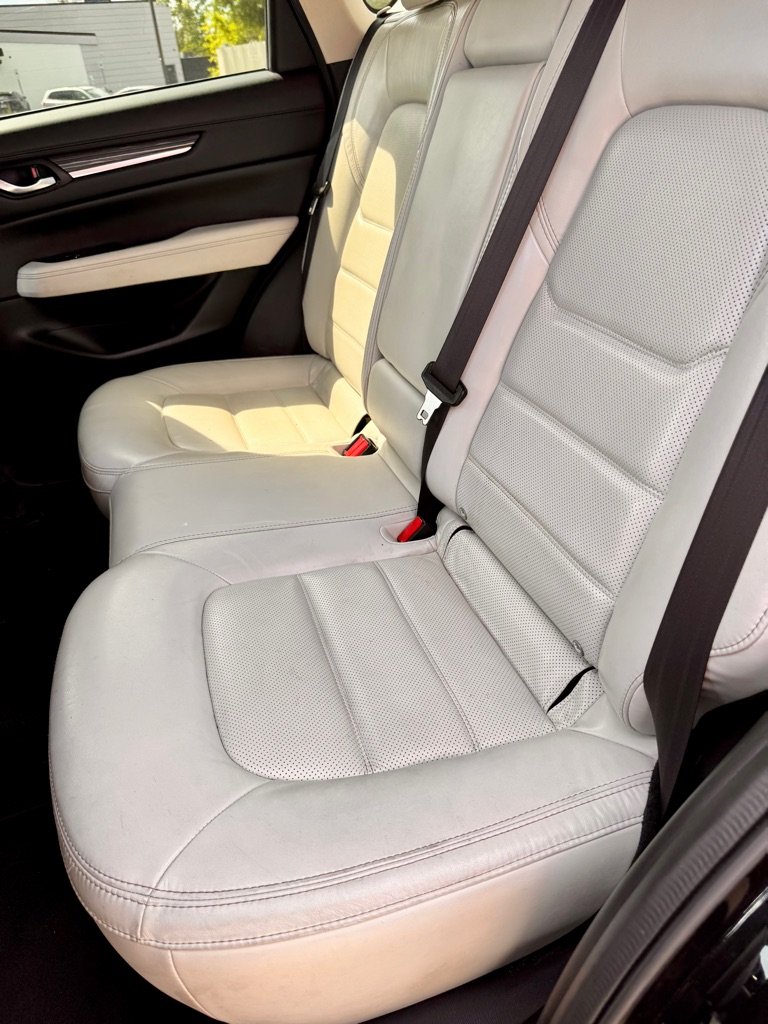 Photo 14 of this MAZDA CX-5