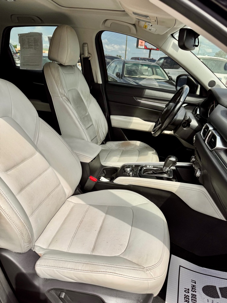 Photo 13 of this MAZDA CX-5