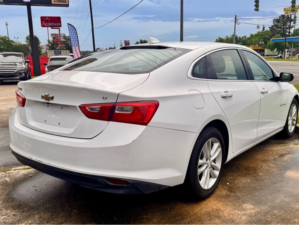 Photo 3 of this CHEVROLET MALIBU