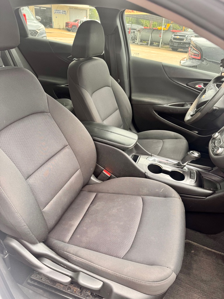 Photo 8 of this CHEVROLET MALIBU