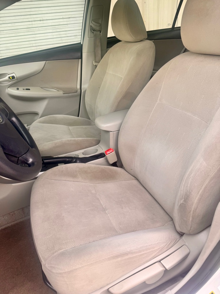 Photo 8 of this TOYOTA COROLLA