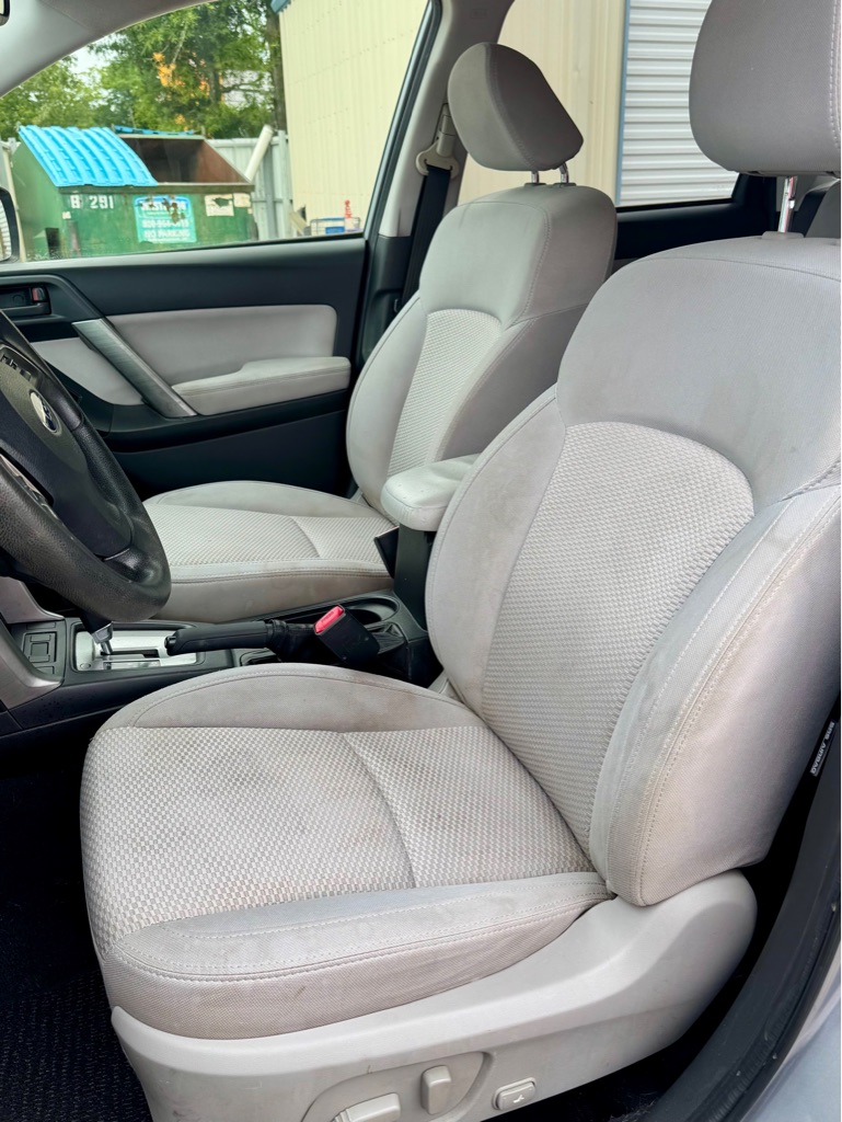 Photo 11 of this SUBARU FORESTER