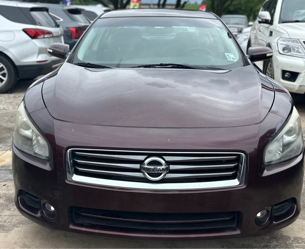 Photo 2 of this NISSAN MAXIMA