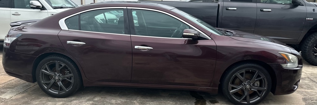 Photo 3 of this NISSAN MAXIMA