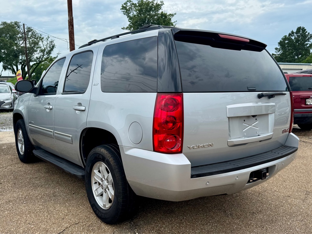 Photo 5 of this GMC YUKON