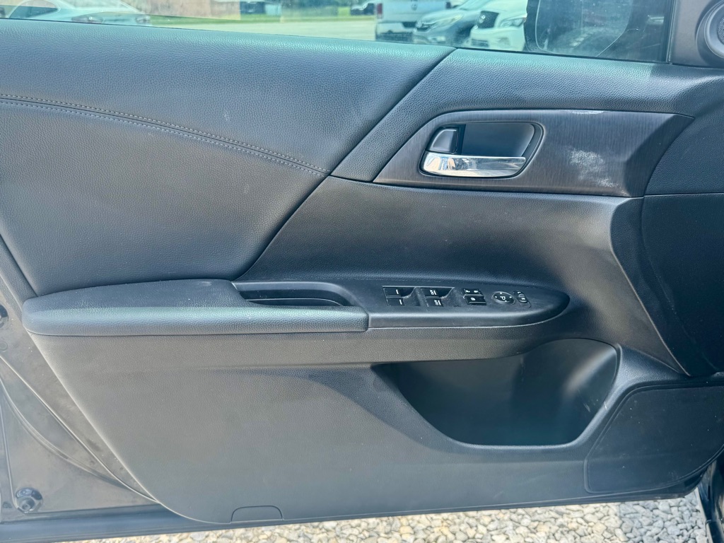 Photo 10 of this HONDA ACCORD