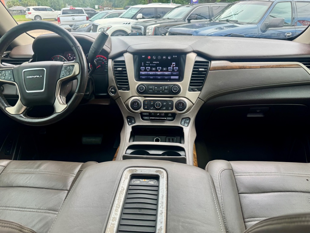 Photo 12 of this GMC YUKON