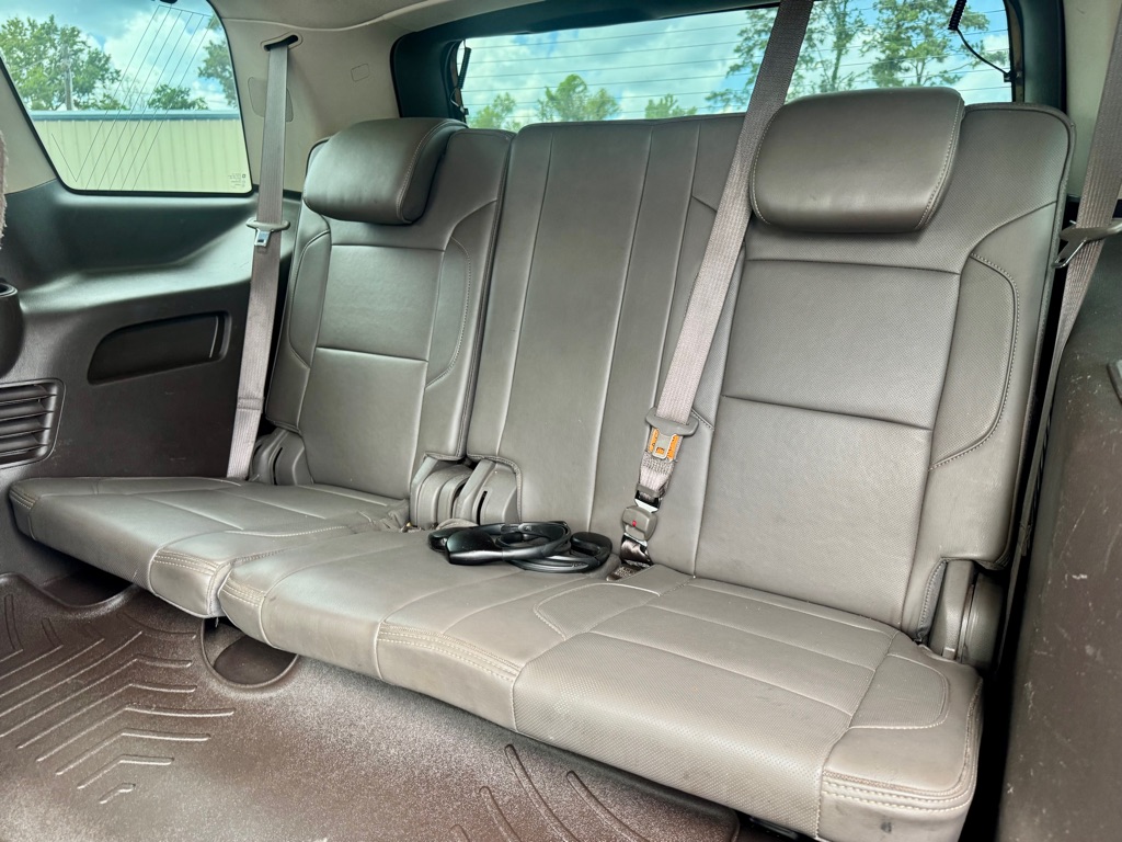 Photo 17 of this GMC YUKON