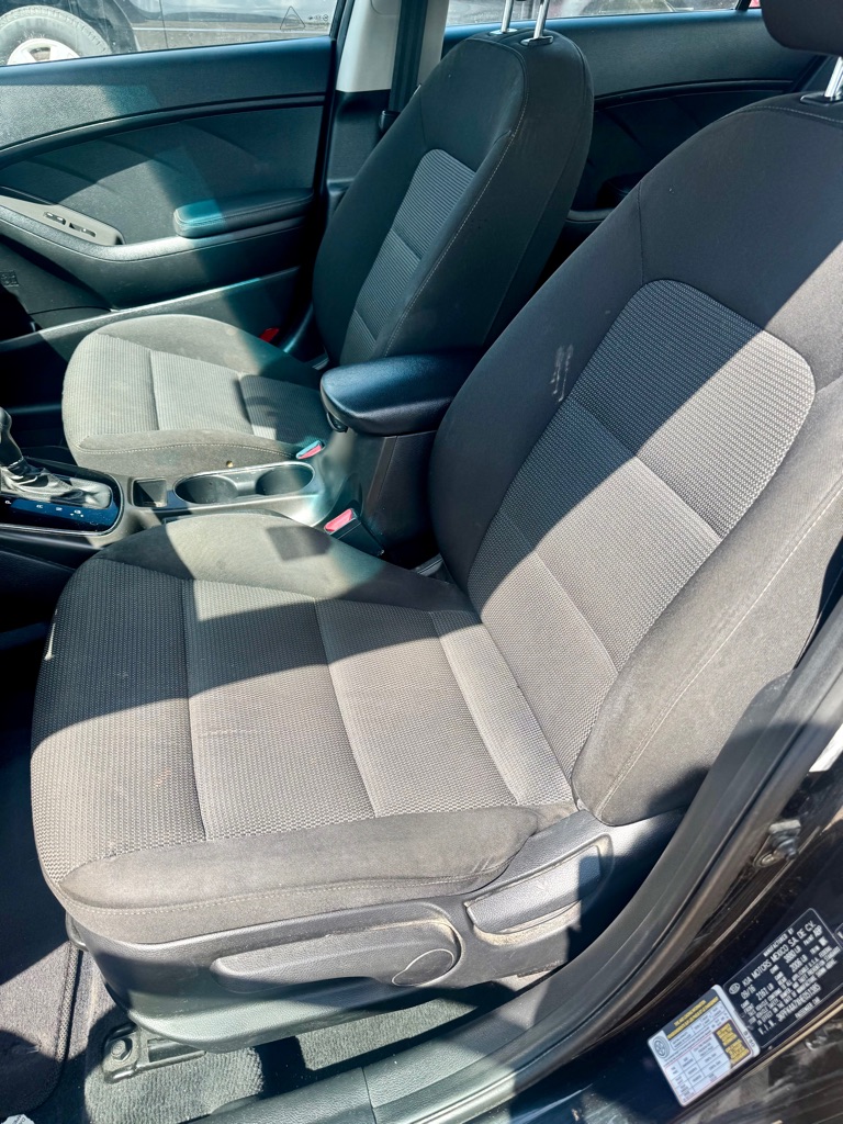Photo 8 of this KIA FORTE