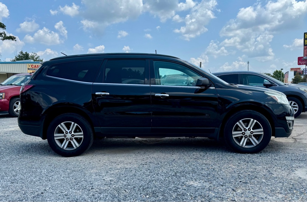 Photo 4 of this CHEVROLET TRAVERSE