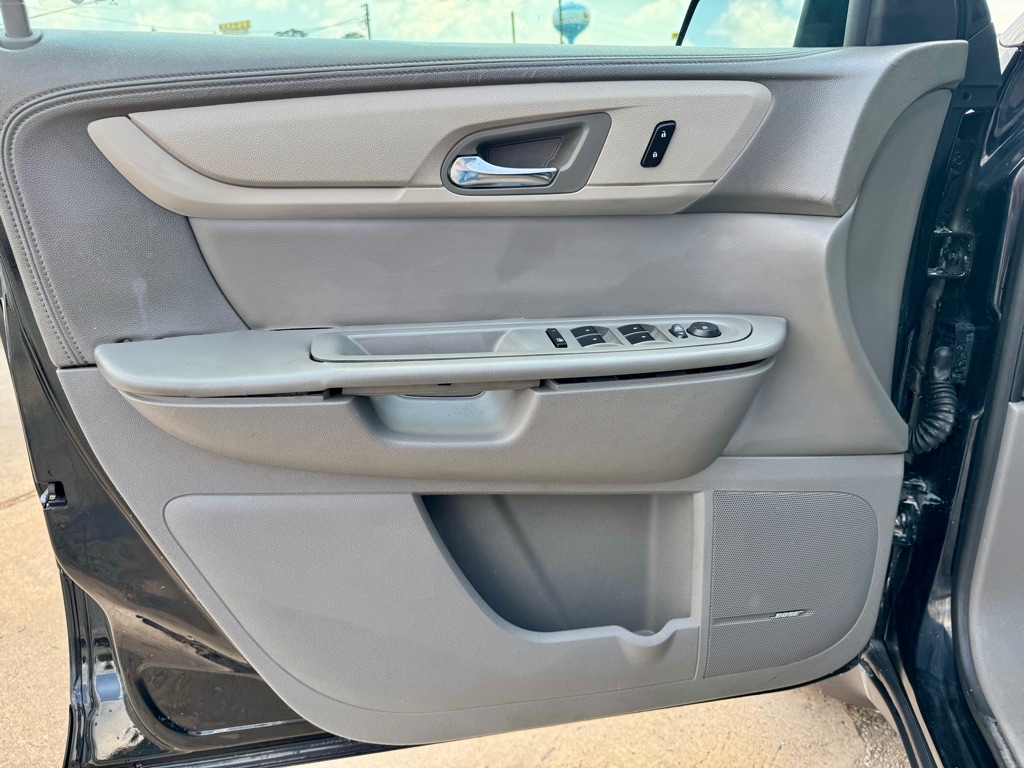 Photo 10 of this CHEVROLET TRAVERSE