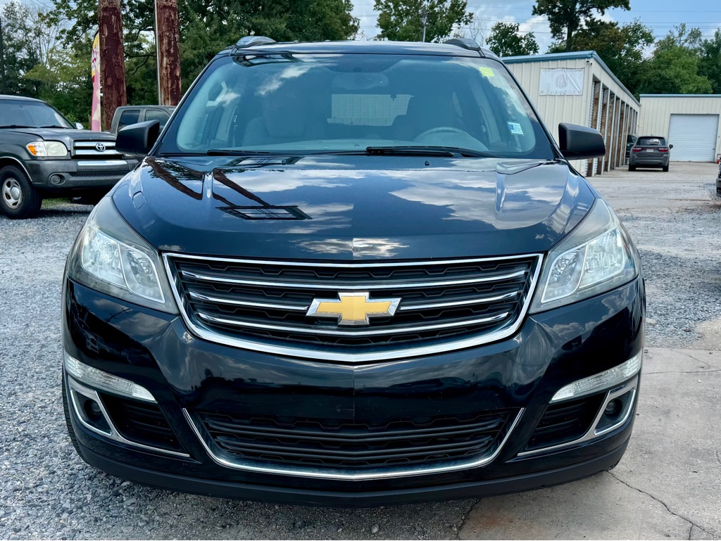 Photo 2 of this CHEVROLET TRAVERSE
