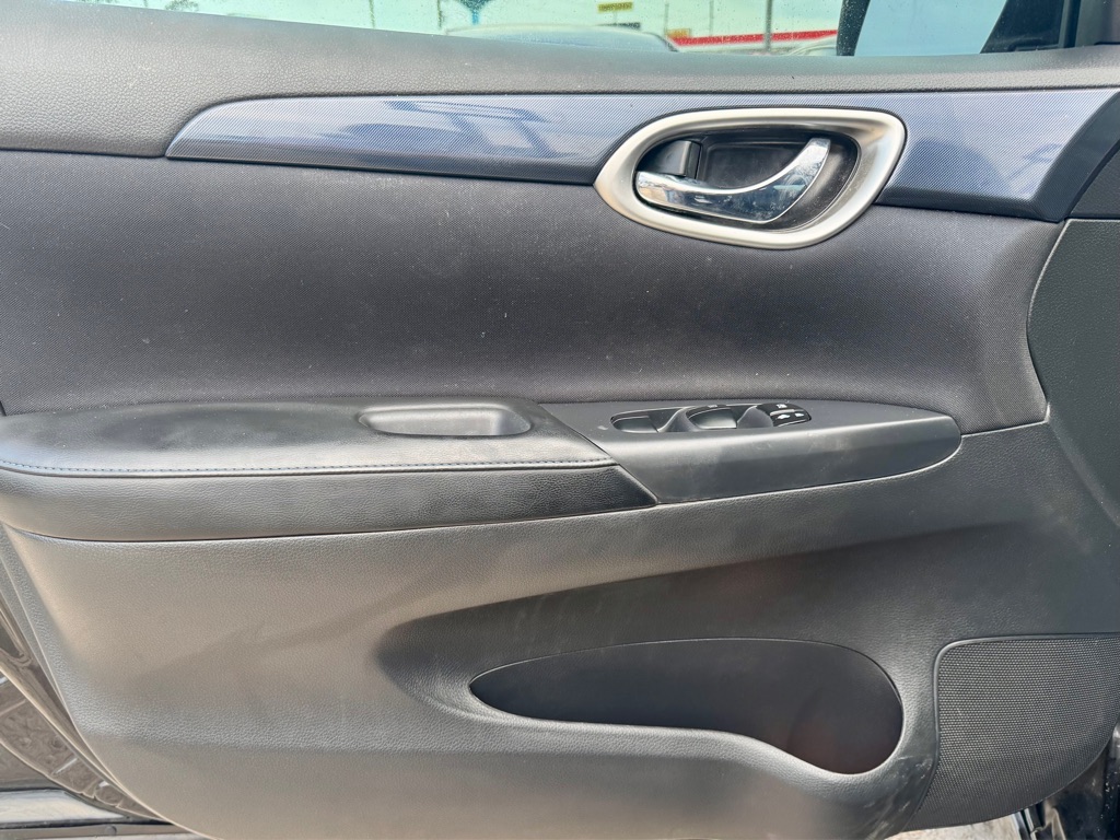 Photo 10 of this NISSAN SENTRA