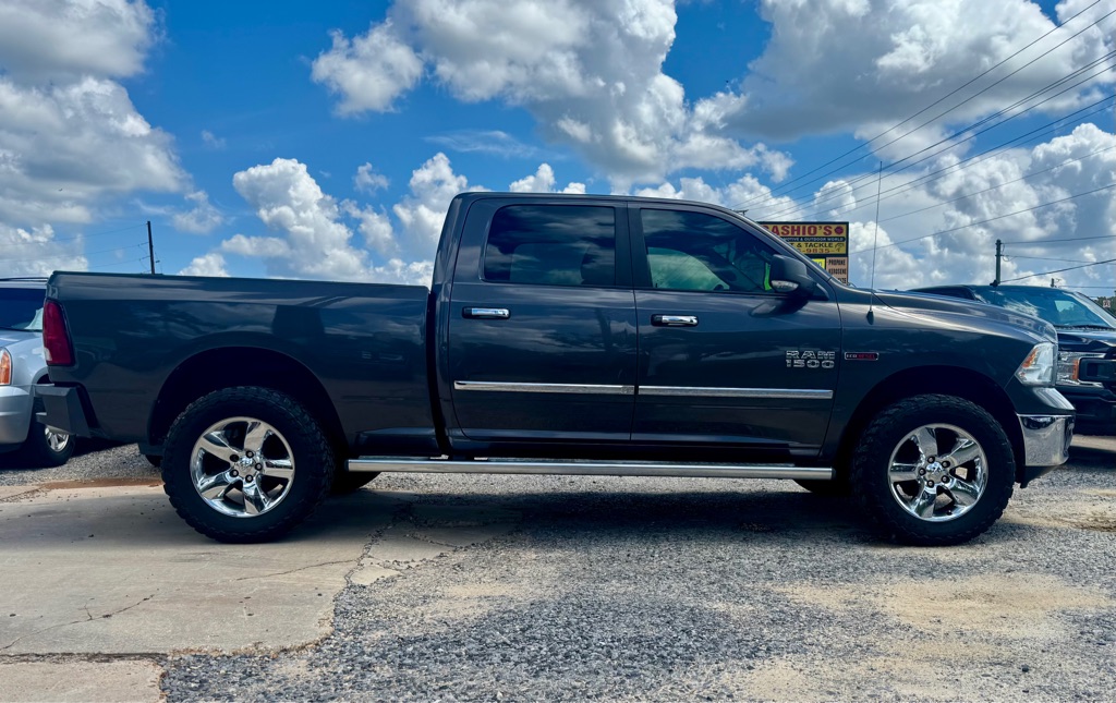Photo 4 of this RAM 1500