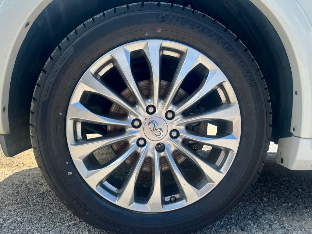 Photo 9 of this INFINITI QX80