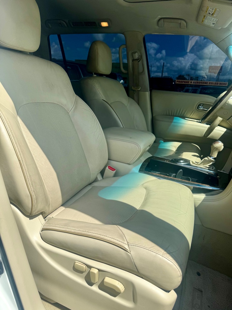 Photo 13 of this INFINITI QX80