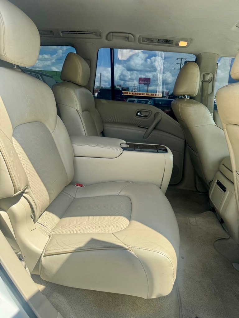 Photo 15 of this INFINITI QX80