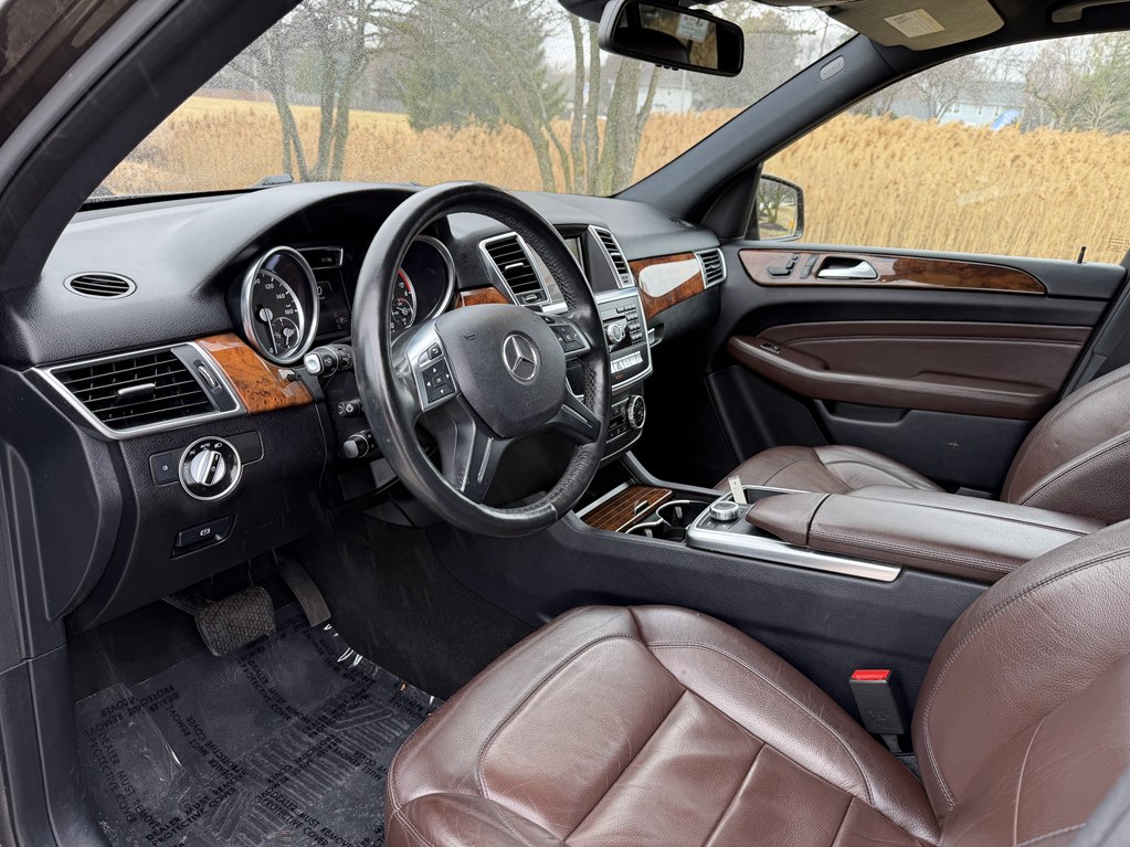 Photo 44 of this MERCEDES-BENZ M-CLASS