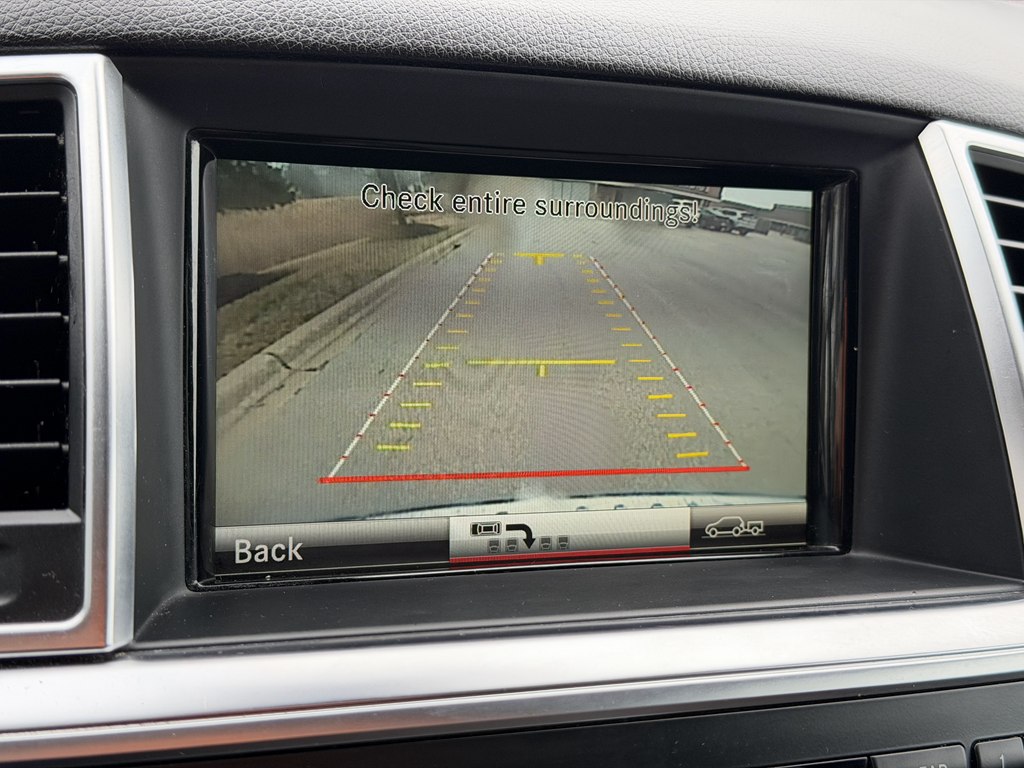 Photo 36 of this MERCEDES-BENZ M-CLASS