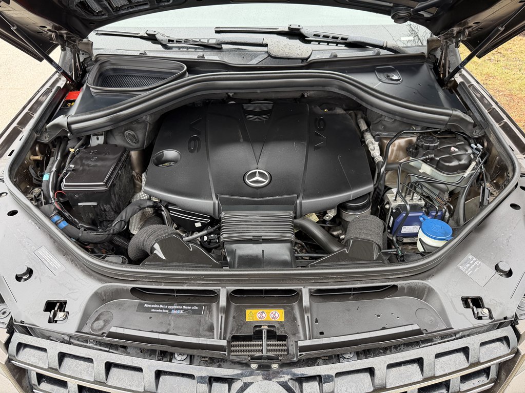 Photo 17 of this MERCEDES-BENZ M-CLASS