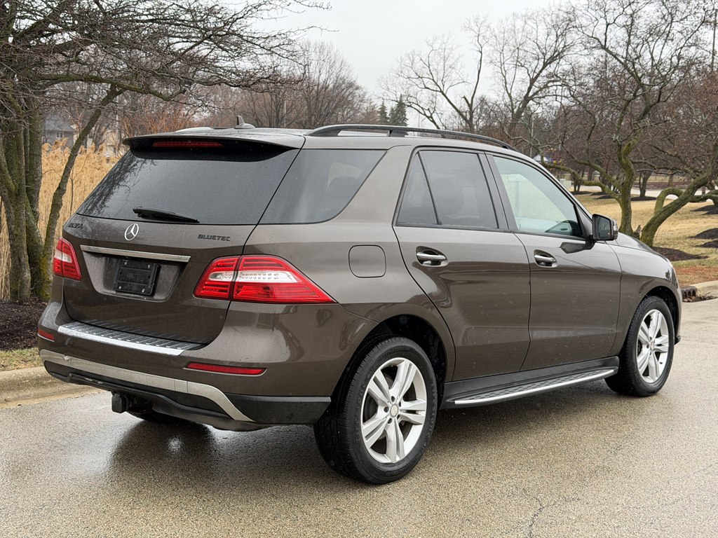Photo 2 of this MERCEDES-BENZ M-CLASS