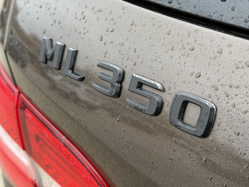 Photo 9 of this MERCEDES-BENZ M-CLASS