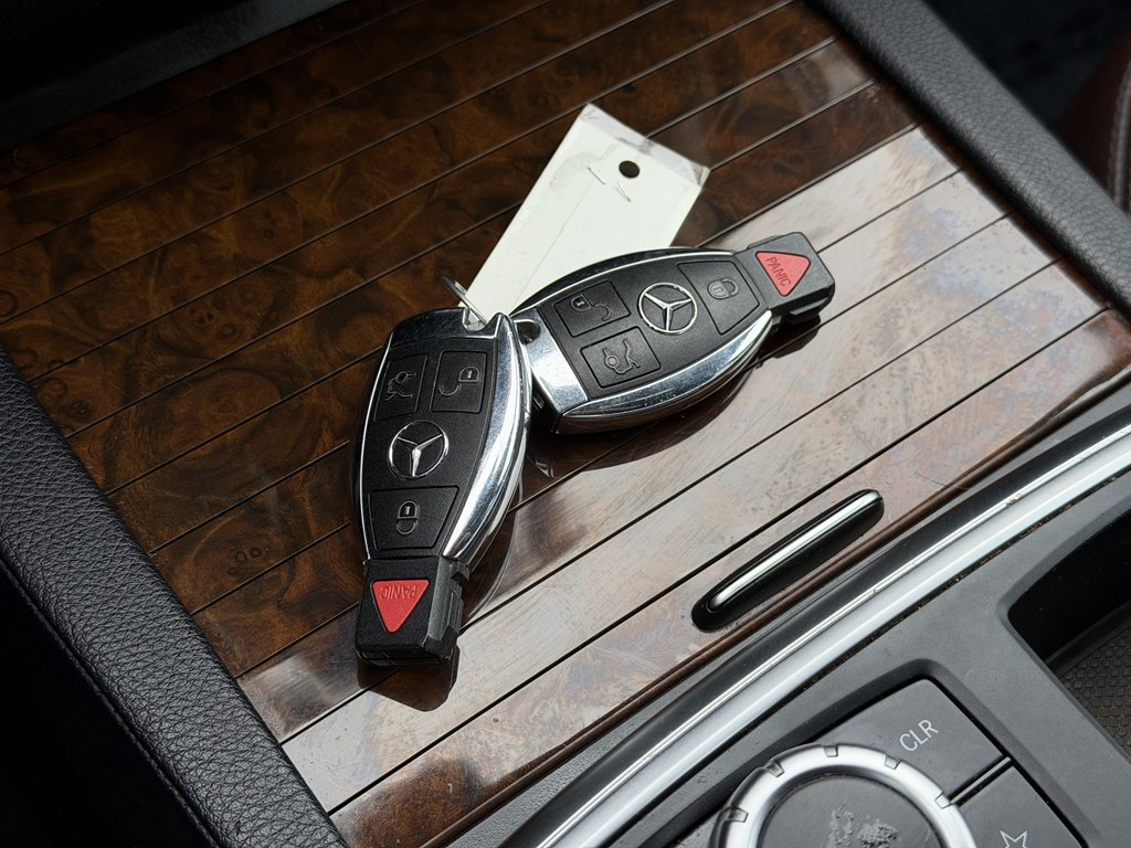 Photo 40 of this MERCEDES-BENZ M-CLASS