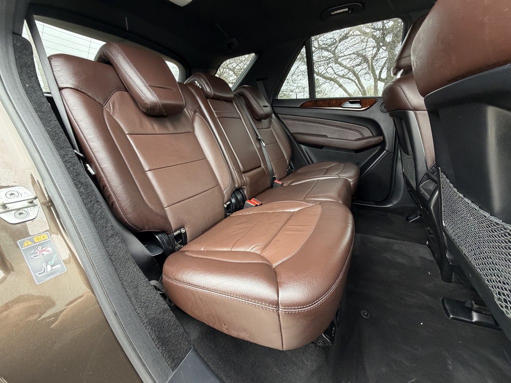 Photo 24 of this MERCEDES-BENZ M-CLASS