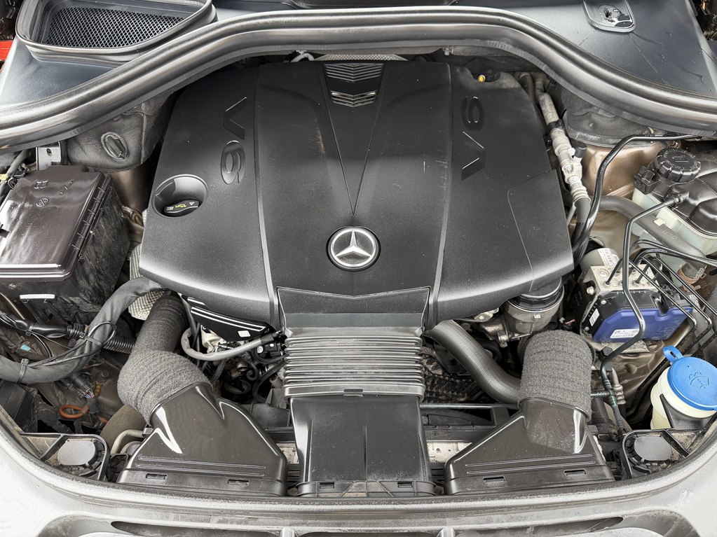 Photo 18 of this MERCEDES-BENZ M-CLASS