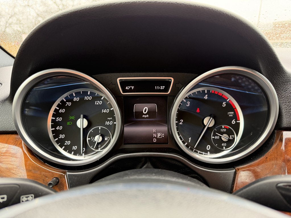 Photo 41 of this MERCEDES-BENZ M-CLASS