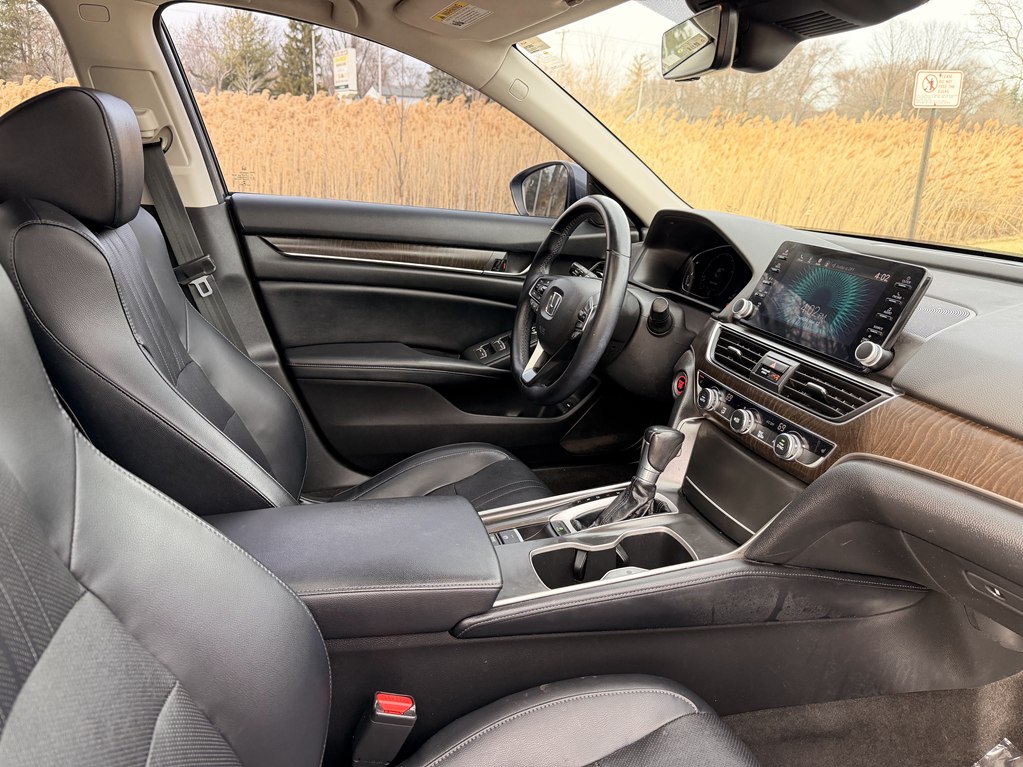 Photo 18 of this HONDA ACCORD
