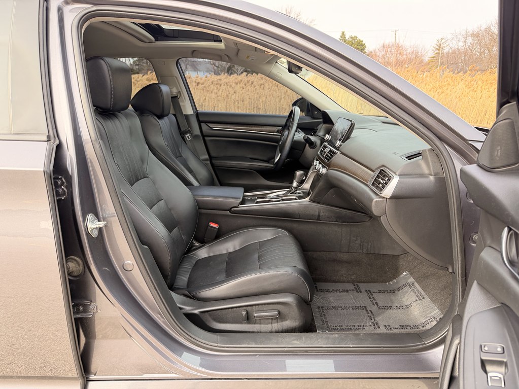 Photo 17 of this HONDA ACCORD