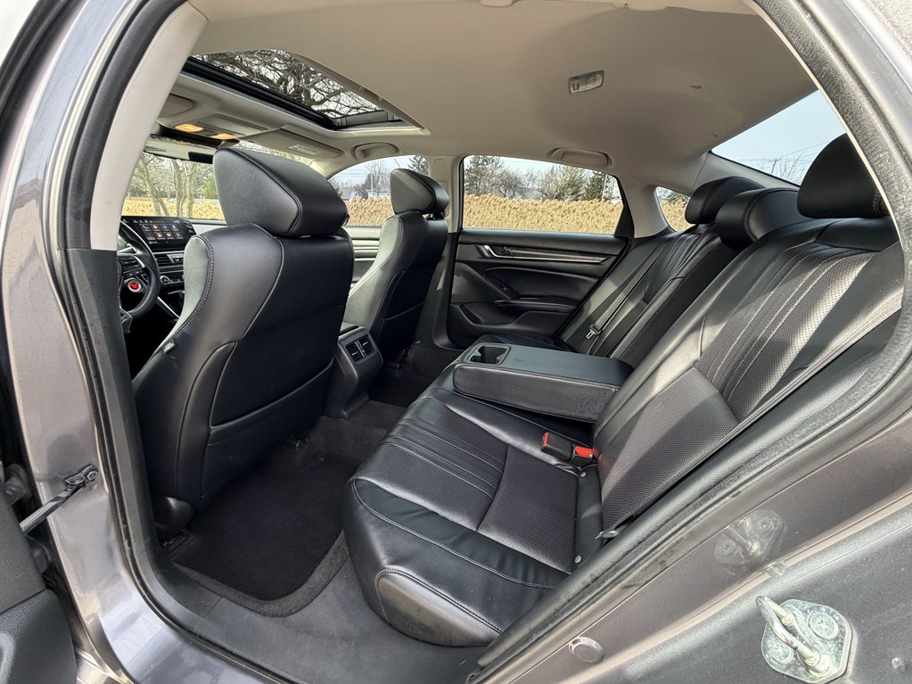 Photo 45 of this HONDA ACCORD