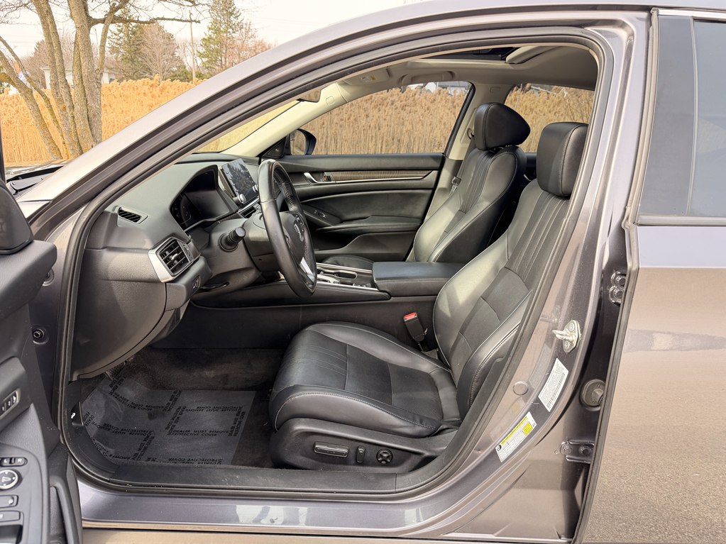 Photo 38 of this HONDA ACCORD