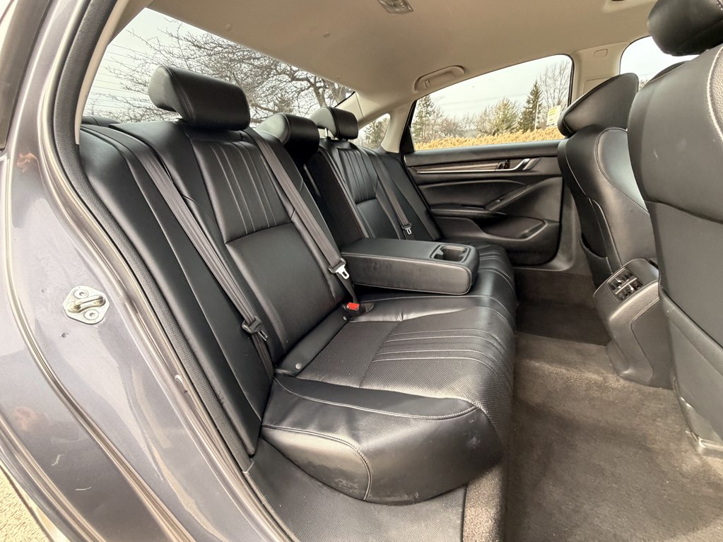 Photo 21 of this HONDA ACCORD