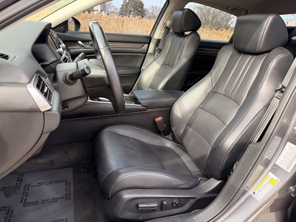 Photo 37 of this HONDA ACCORD