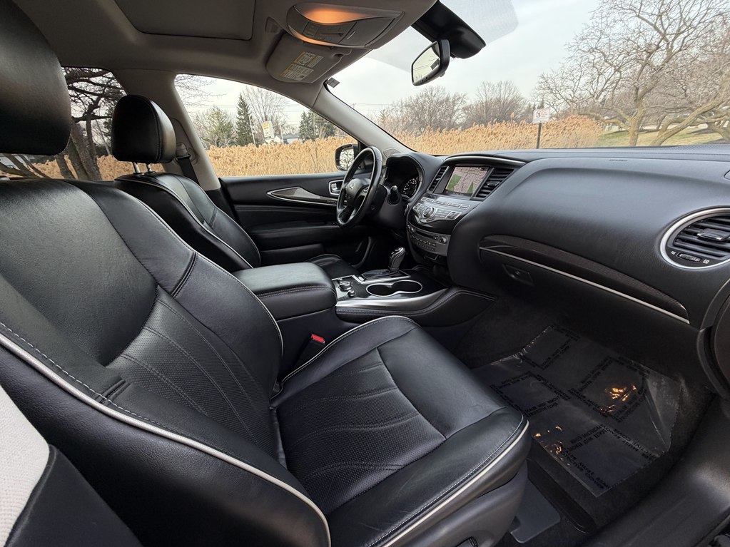 Photo 18 of this INFINITI QX60