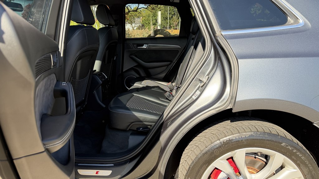 Photo 38 of this AUDI SQ5