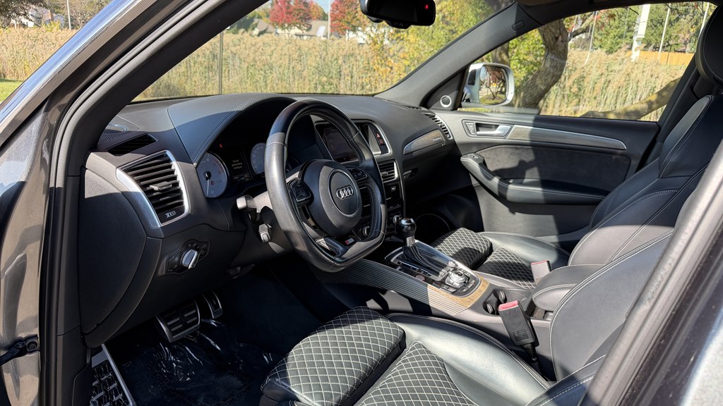 Photo 32 of this AUDI SQ5