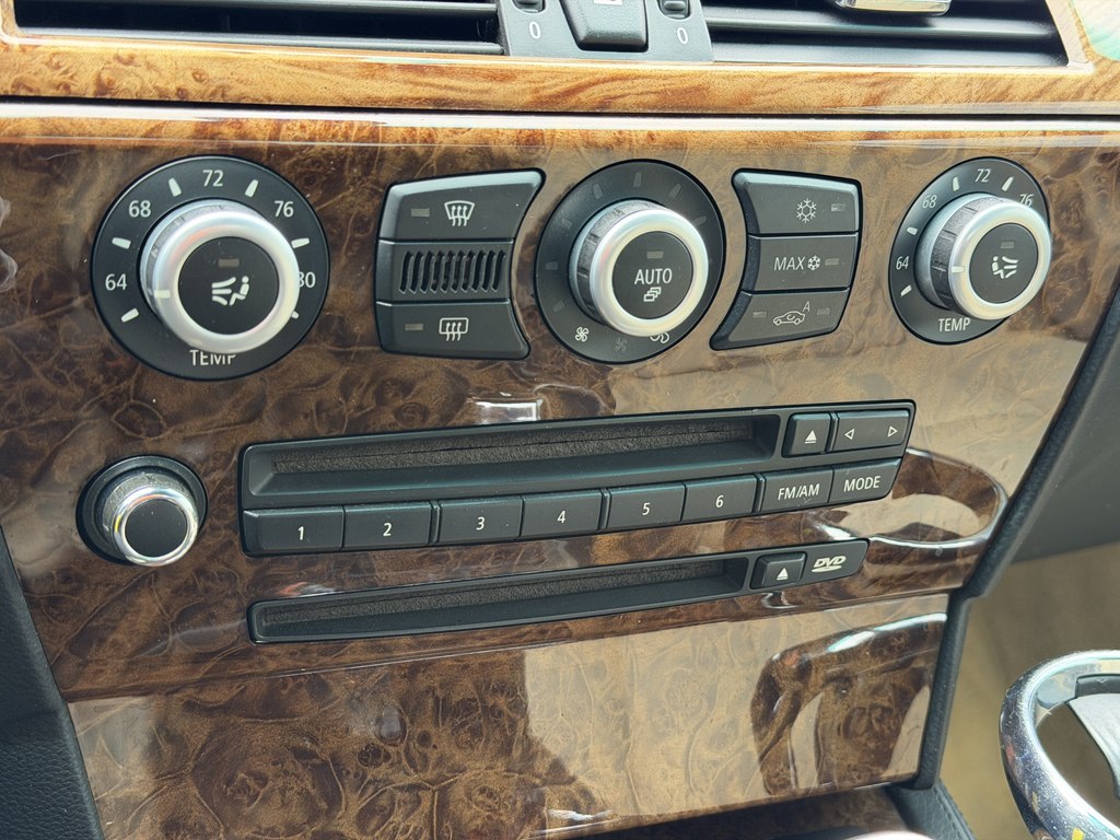 Photo 35 of this BMW 6 SERIES