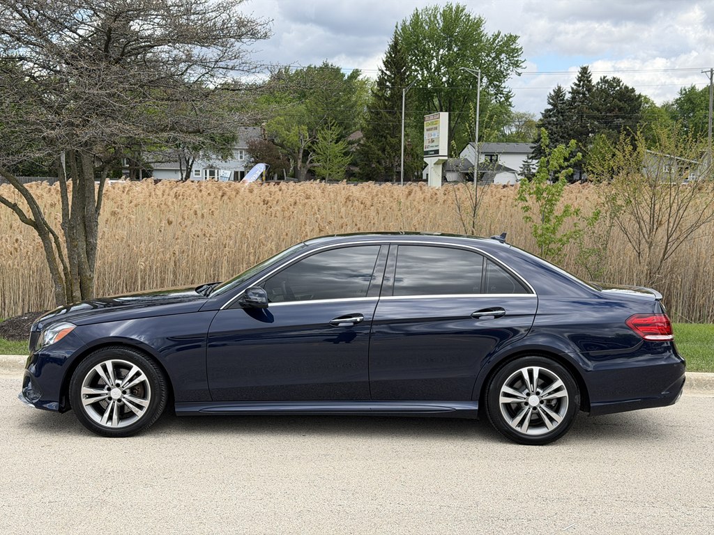 Photo 6 of this MERCEDES-BENZ E-CLASS